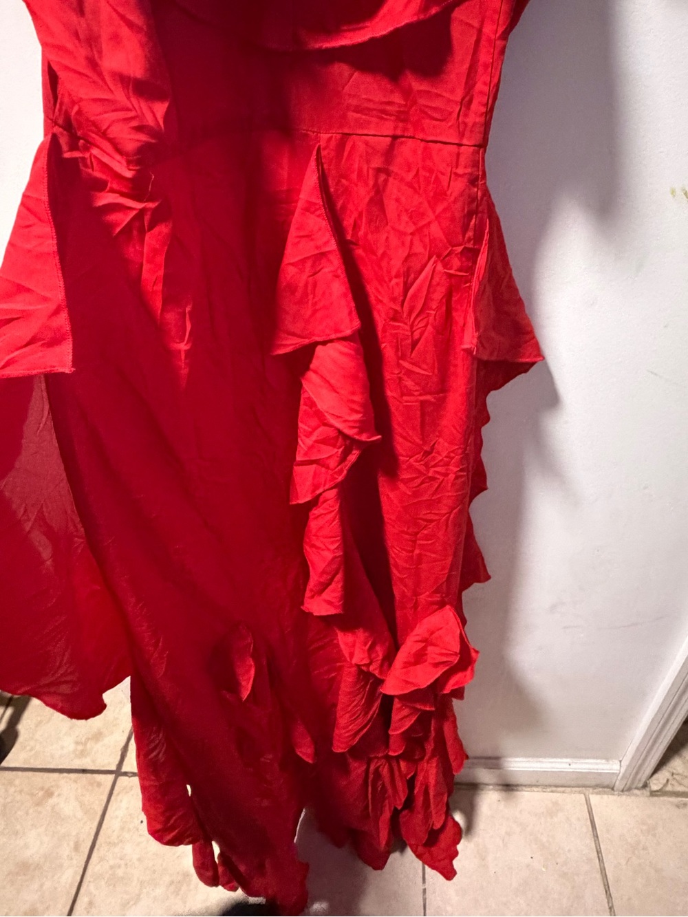 PrettyLittleThing Red Ruffle High-Low Maxi Dress - Picture 8 of 9